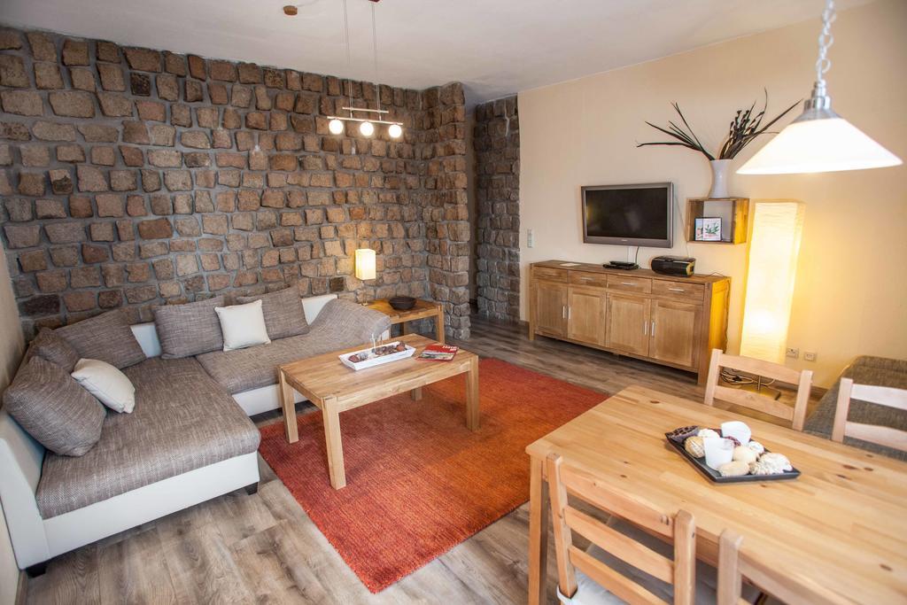 Hotel Im Tannengrund Лангелсхайм Екстериор снимка