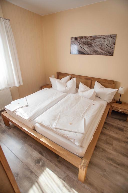 Hotel Im Tannengrund Лангелсхайм Екстериор снимка