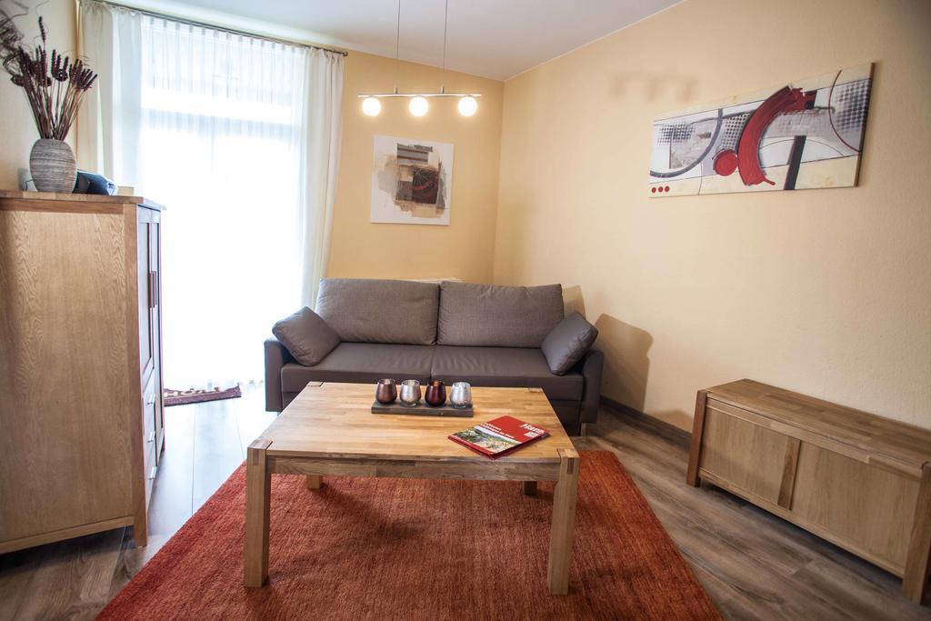 Hotel Im Tannengrund Лангелсхайм Екстериор снимка