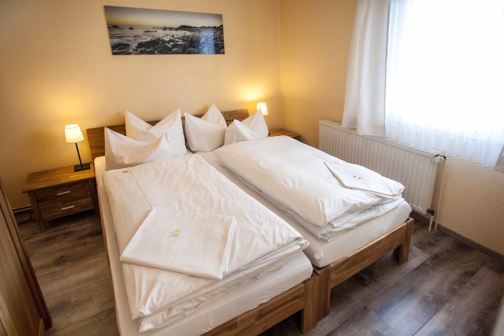 Hotel Im Tannengrund Лангелсхайм Екстериор снимка