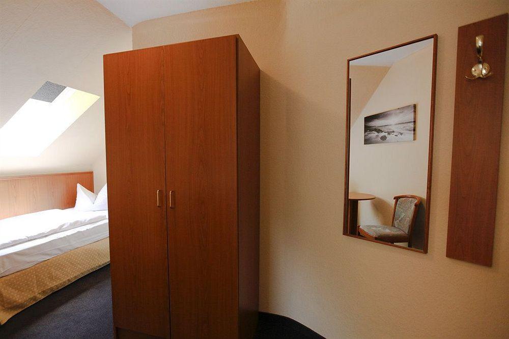 Hotel Im Tannengrund Лангелсхайм Екстериор снимка