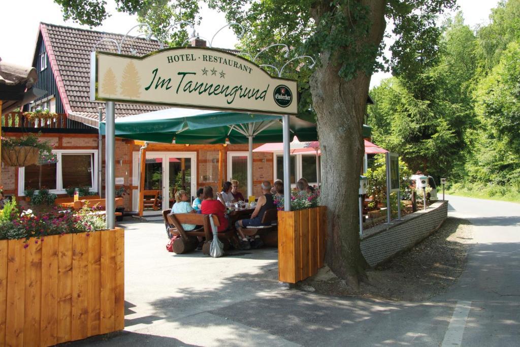 Hotel Im Tannengrund Лангелсхайм Екстериор снимка
